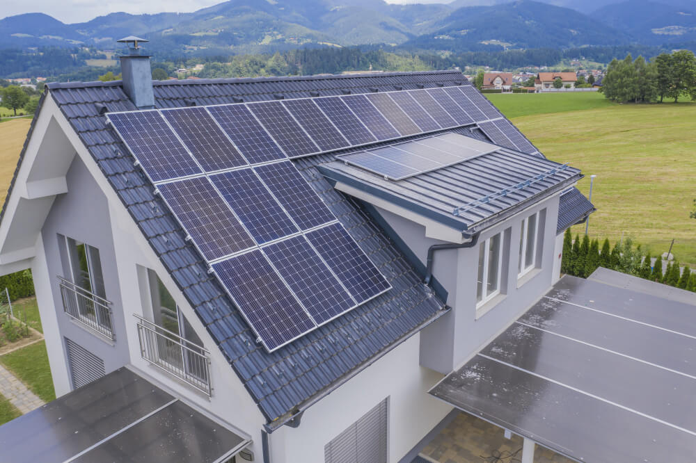Panou solar tipuri, beneficii si cum alegi sistemul potrivit pentru locuinta ta