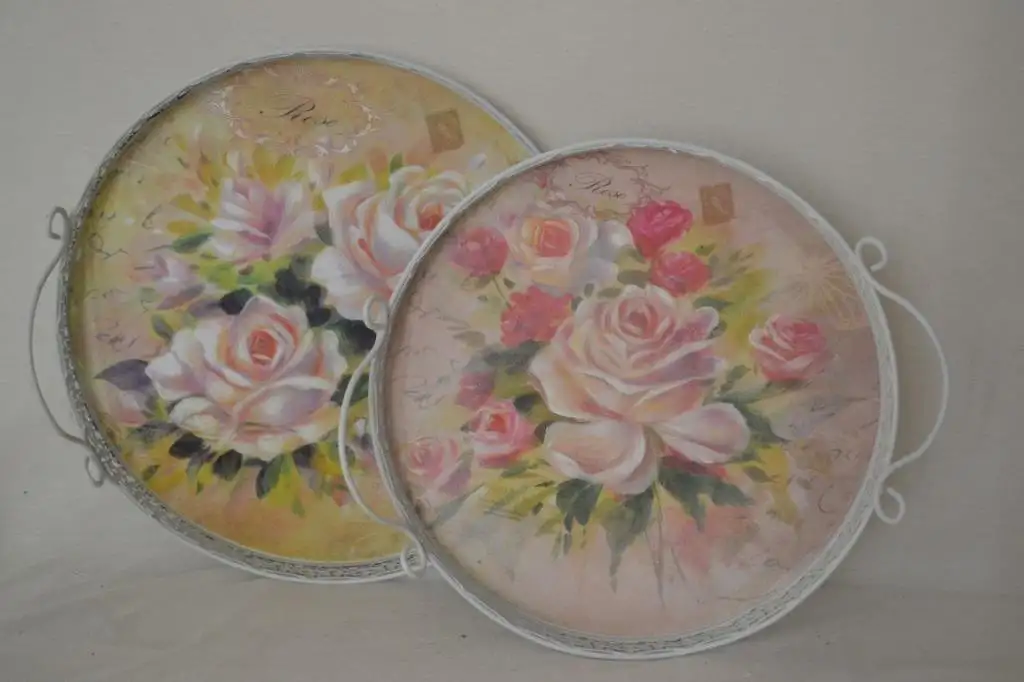 Set 2 tavi servire metal flor Homs 39 x 34 x 9 cm 1 Set 2 tavi servire metal flor Homs 39 x 34 x 9 cm