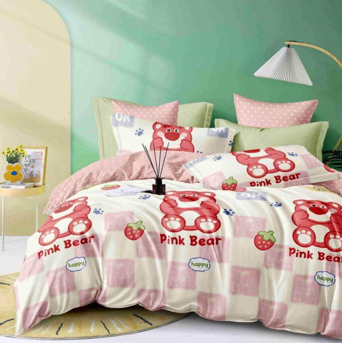 Lenjerie pat dublu, FINET, 6 piese, cu ELASTIC, Jojo Home, Roz, ursuleti, capsune 1 Lenjerie pat dublu, FINET, 6 piese, cu ELASTIC, Jojo Home, Roz, ursuleti, capsune