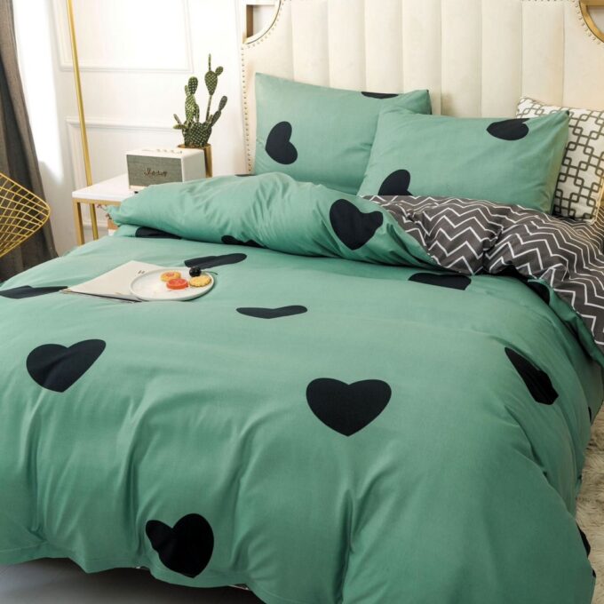 Lenjerie pat 140x200cm 4 piese cu ELASTIC - 3 Bucati 219 Lei - Verde inimioare 1 Lenjerie pat 140x200cm 4 piese cu ELASTIC - 3 Bucati 219 Lei - Verde inimioare