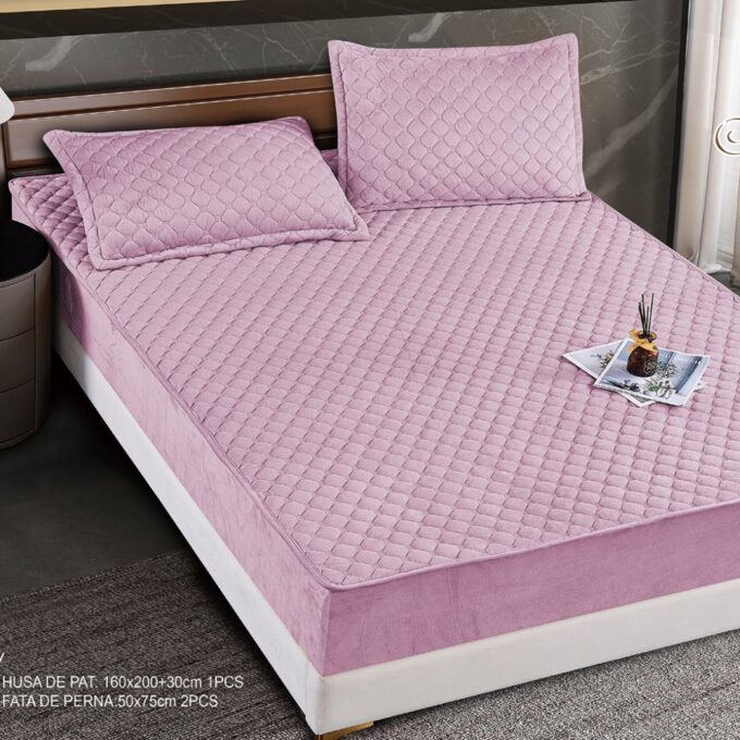Husa Matlasata Tip Topper din Catifea 160x200cm, cu 2 Fete de Perna 50x70cm -  Somn Odihnitor si Sustinere pentru Spate, Roz inchis