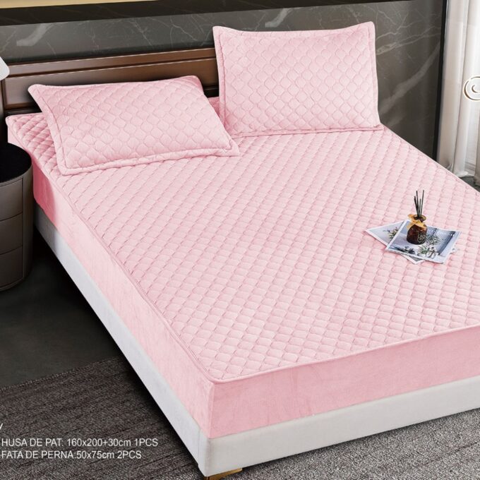 Husa Matlasata Tip Topper din Catifea 160x200cm, cu 2 Fete de Perna 50x70cm -  Somn Odihnitor si Sustinere pentru Spate, Roz