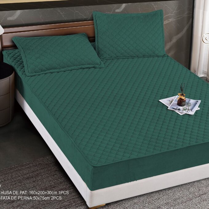 Husa Matlasata Tip Topper din Catifea 160x200cm, cu 2 Fete de Perna 50x70cm -  Somn Odihnitor si Sustinere pentru Spate, Verde smarald
