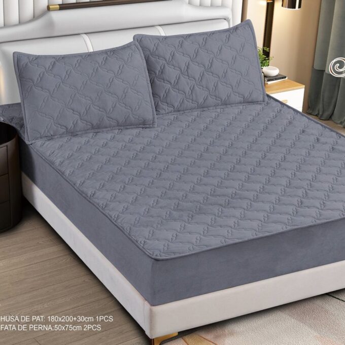 Husa Matlasata Tip Topper din Catifea 180x200cm, cu 2 Fete de Perna 50x70cm -  Somn Odihnitor si Sustinere pentru Spate, Gri mediu