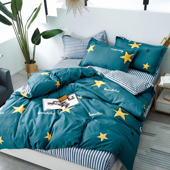 Lenjerie Pat Dublu Cu Elastic Bumbac Satinat - 3 Bucati 219 Lei - Turquoise Stelute 1 Lenjerie Pat Dublu Cu Elastic Bumbac Satinat - 3 Bucati 219 Lei - Turquoise Stelute