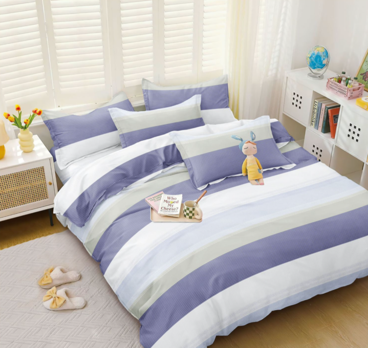 Lenjerie Pat Dublu Cu Elastic Bumbac Satinat - 3 Bucati 219 Lei - Bleu Dungi 1 Lenjerie Pat Dublu Cu Elastic Bumbac Satinat - 3 Bucati 219 Lei - Bleu Dungi