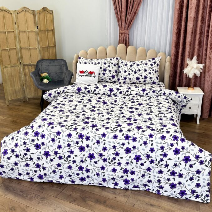 Lenjerie de Pat Dublu, Policoton Ranforsat, 4 piese, Atelier Cumparamisim, Alb, Mov, Floricele 1 Lenjerie de Pat Dublu, Policoton Ranforsat, 4 piese, Atelier Cumparamisim, Alb, Mov, Floricele