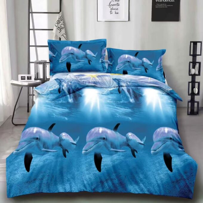 Lenjerie pat dublu imprimeu 3D - 3 Bucati 219 Lei - Bleu delfini 1 Lenjerie pat dublu imprimeu 3D - 3 Bucati 219 Lei - Bleu delfini