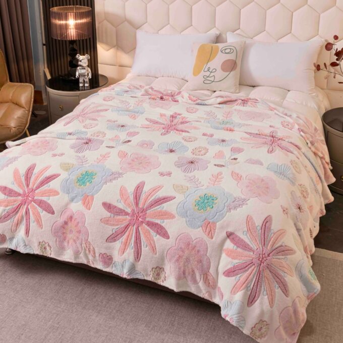 Patura Pufoasa CoCoLiNo, Jojo Home, 200x230cm, Crem, Roz, Flori