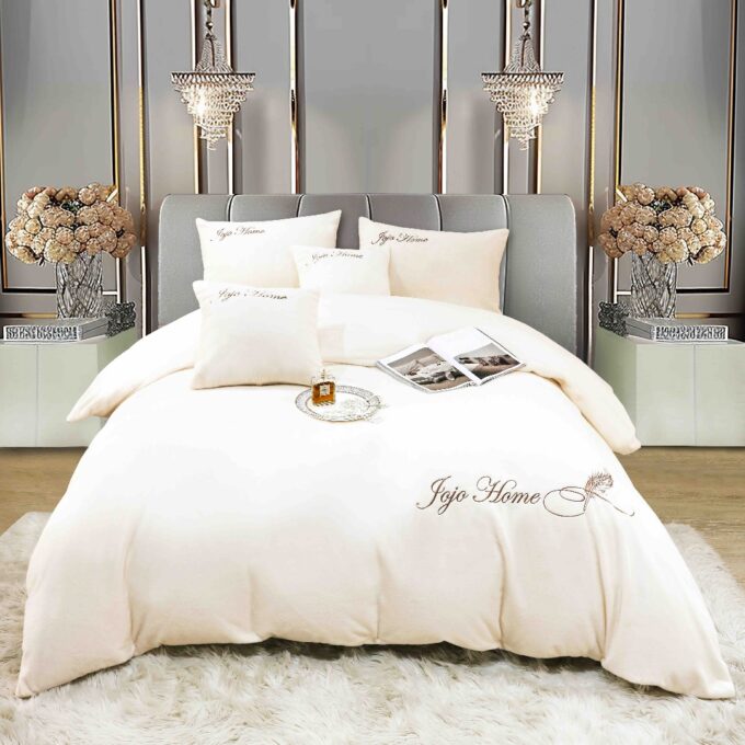 Lenjerie de pat, Soft Touch, Jojo Home, cu Blanita Short Hair, Rabbit, 200x230 cm, 6 piese, Alb 1 Lenjerie de pat, Soft Touch, Jojo Home, cu Blanita Short Hair, Rabbit, 200x230 cm, 6 piese, Alb