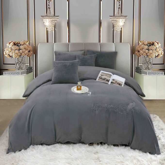 Lenjerie de pat, Soft Touch, Jojo Home, cu Blanita Short Hair, Rabbit, 200x230 cm, 6 piese, Gri inchis 1 Lenjerie de pat, Soft Touch, Jojo Home, cu Blanita Short Hair, Rabbit, 200x230 cm, 6 piese, Gri inchis