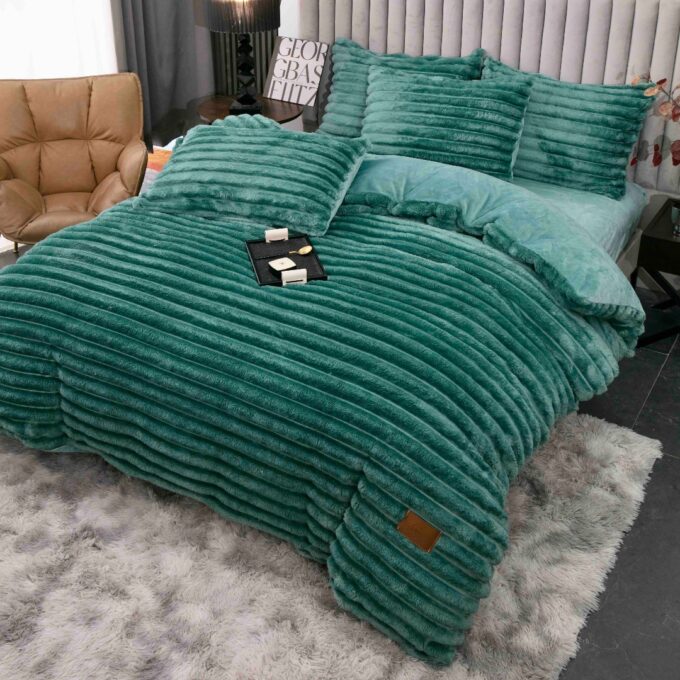 Lenjerie Deluxe, Jojo Home, 4 Piese, Blanita Shorthair si CoCoLiNo, cu Elastic Perimetral, Verde 1 Lenjerie Deluxe, Jojo Home, 4 Piese, Blanita Shorthair si CoCoLiNo, cu Elastic Perimetral, Verde