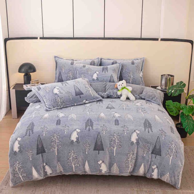 Lenjerie pat dublu, Super Pufoasa COCOLINO,cu ELASTIC, 4 piese, Jojo Home, Gri Albastrui, Brazi