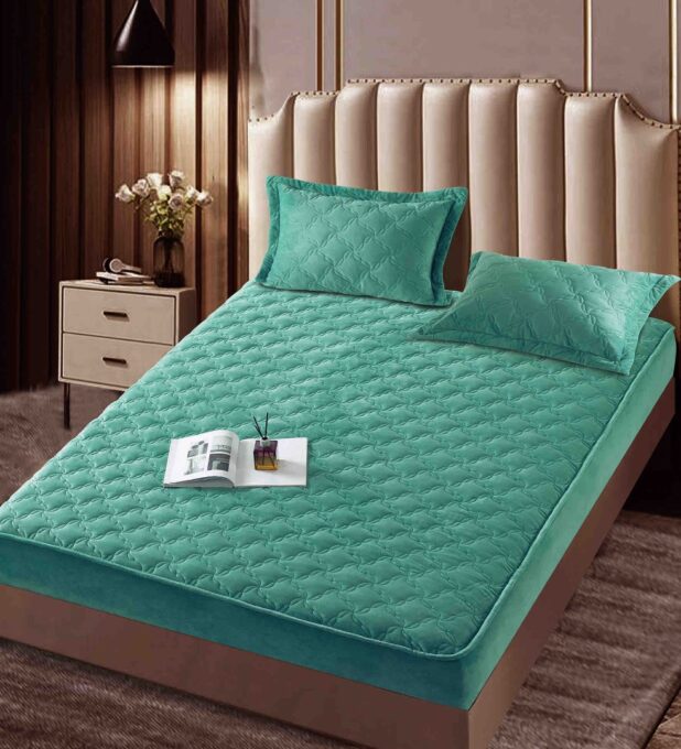 Husã matlasatã tip topper din catifea, 140x200cm + 2 fete de perna 50x70cm, Menta