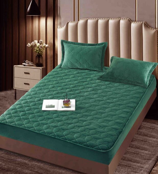 Husã matlasatã tip topper din catifea, 140x200cm + 2 fete de perna 50x70cm, Verde