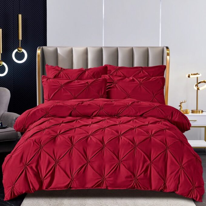Lenjerie de Pat Premium, JOJO HOME, Finet cu Pliuri Brodate, 6 Piese, cu ELASTIC, Nesifonabila si Durabila, Grena 1 Lenjerie de Pat Premium, JOJO HOME, Finet cu Pliuri Brodate, 6 Piese, cu ELASTIC, Nesifonabila si Durabila, Grena