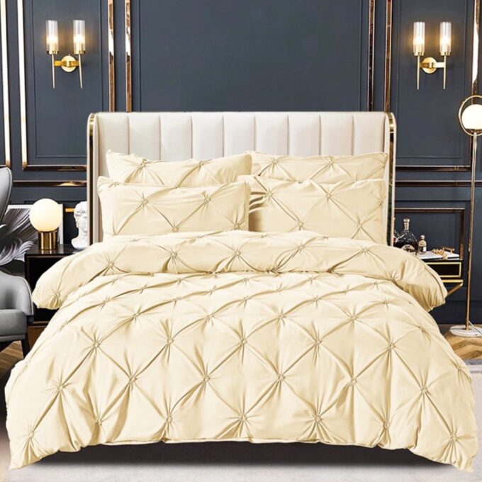 Lenjerie de Pat Premium, JOJO HOME, Finet cu Pliuri Brodate, 6 Piese, cu ELASTIC, Nesifonabila si Durabila, Crem 1 Lenjerie de Pat Premium, JOJO HOME, Finet cu Pliuri Brodate, 6 Piese, cu ELASTIC, Nesifonabila si Durabila, Crem