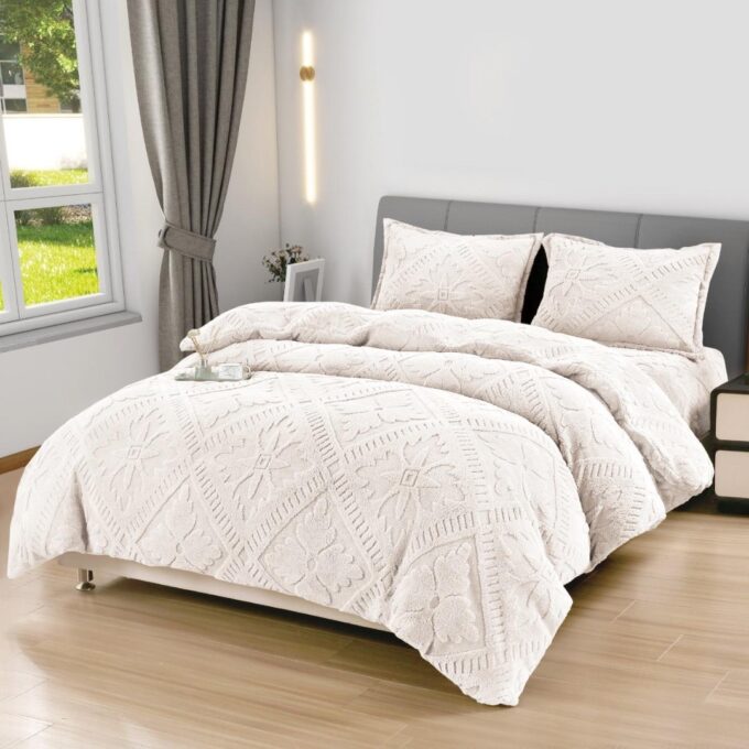 Lenjerie de Pat Dublu, CoCoLiNo Ultra Pufoasa, 4 piese, Cearsaf cu ELASTIC, Model Traditional 3D, Ivoire 1 Lenjerie de Pat Dublu, CoCoLiNo Ultra Pufoasa, 4 piese, Cearsaf cu ELASTIC, Model Traditional 3D, Ivoire