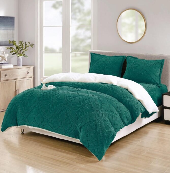 Lenjerie de Pat Dublu, CoCoLiNo Ultra Pufoasa, cu Blanita Sherpa Alba, 4 piese, Cearsaf cu ELASTIC, Model Traditional 3D, Verde 1 Lenjerie de Pat Dublu, CoCoLiNo Ultra Pufoasa, cu Blanita Sherpa Alba, 4 piese, Cearsaf cu ELASTIC, Model Traditional 3D, Verde