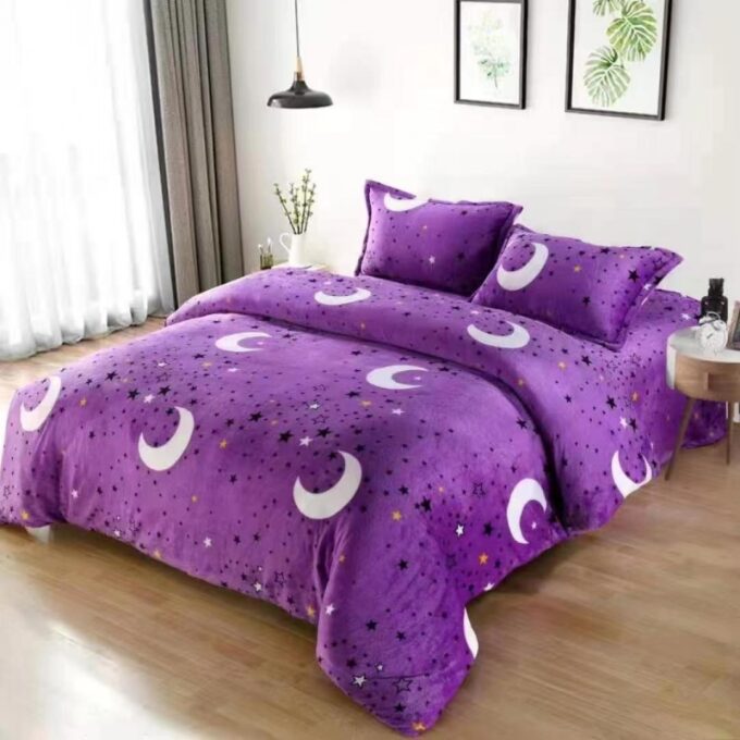 Lenjerie pat dublu, Super Pufoasa COCOLINO,cu ELASTIC, 4 piese, Mov, Stelute si Luna