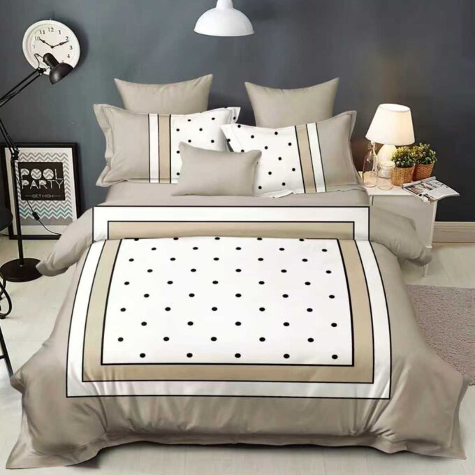 Lenjerie pat dublu, FINET, 6 piese, IDENTICA CU POZA, Bej, Alb, elegant 1 Lenjerie pat dublu, FINET, 6 piese, IDENTICA CU POZA, Bej, Alb, elegant