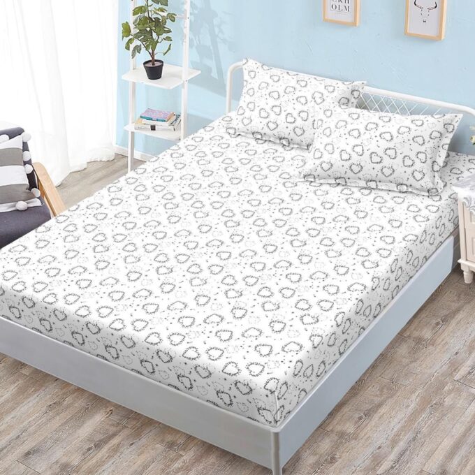 Cearsaf cu Elastic, Bumbac Satinat, 180x200 cm + 2 Fete de Perna 50x70 cm, Alb, inimioare 1 Cearsaf cu Elastic, Bumbac Satinat, 180x200 cm + 2 Fete de Perna 50x70 cm, Alb, inimioare