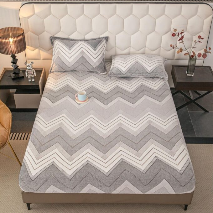 Cearsaf CoCoLiNo, JoJo Home, cu Elastic, 180x200x25cm, 2 fete de perne, 50x70cm, Alb, Gri, Zig-Zag
