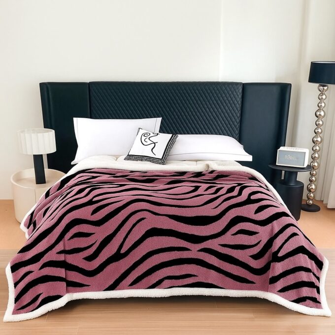 Patura Cocolino Groasa cu Blanita Sherpa, 200x230 cm, Zebra, Roz inchis