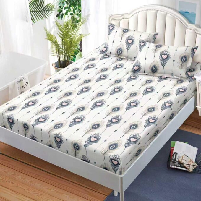 Cearsaf cu Elastic, Bumbac Satinat, 160x200 cm + 2 Fete de Perna 50x70 cm, Crem, inimioare 1 Cearsaf cu Elastic, Bumbac Satinat, 160x200 cm + 2 Fete de Perna 50x70 cm, Crem, inimioare