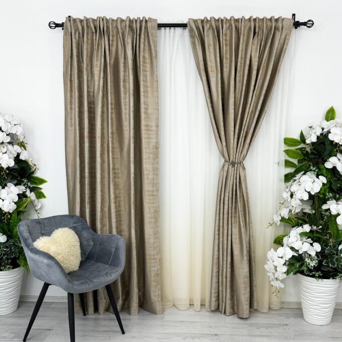 Set 2 Draperii Catifea cu model Venti, Bej Nisip, 140cm latime x 260cm inaltime, cu tiv lat 1 Set 2 Draperii Catifea cu model Venti, Bej Nisip, 140cm latime x 260cm inaltime, cu tiv lat