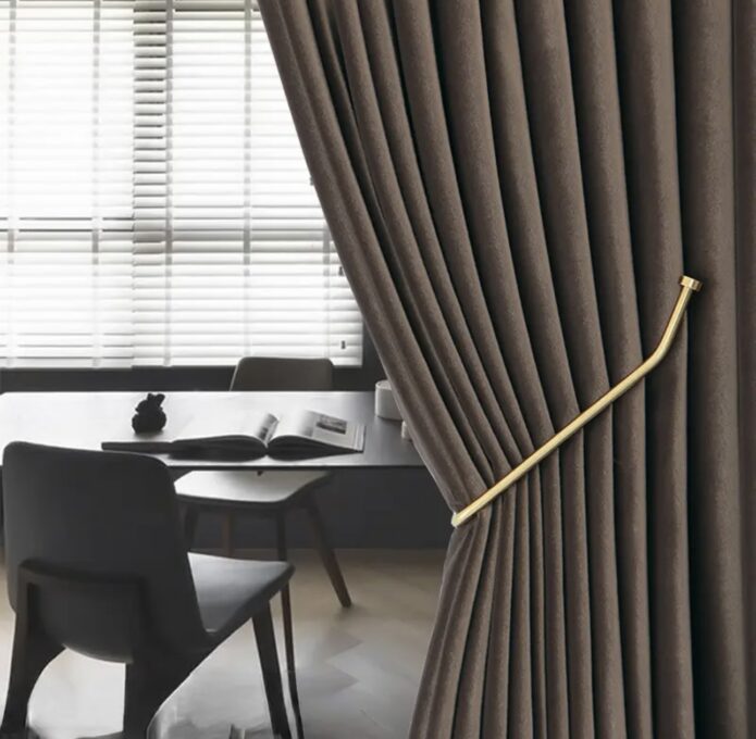 Set 2 Draperii Blackout 80%, din Catifea Maro, 140cm latime x 260cm inaltime, cu tiv lat pt bara 1 Set 2 Draperii Blackout 80%, din Catifea Maro, 140cm latime x 260cm inaltime, cu tiv lat pt bara