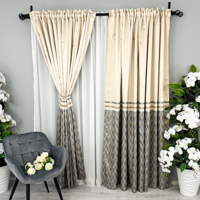 Set 2 Draperii Lines, Satinata, Texturata, Crem cu Gri, 140cm latime x 260cm inaltime, cu tiv lat pt bara