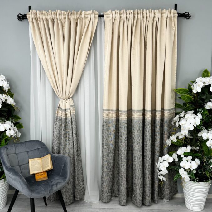 Set 2 Draperii Simplicity, Satinata, Texturata, Crem cu Gri, 140cm latime x 260cm inaltime, cu tiv lat pt bara