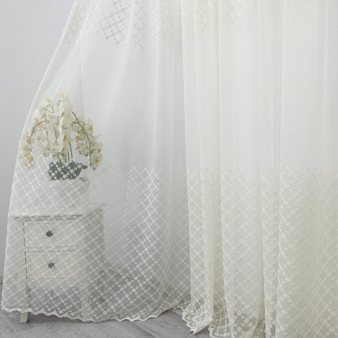 Perdea Cicek din Tulle cu Broderie, Ivoire, 140cm latime x 260cm inaltime, cu rejansa pt bara