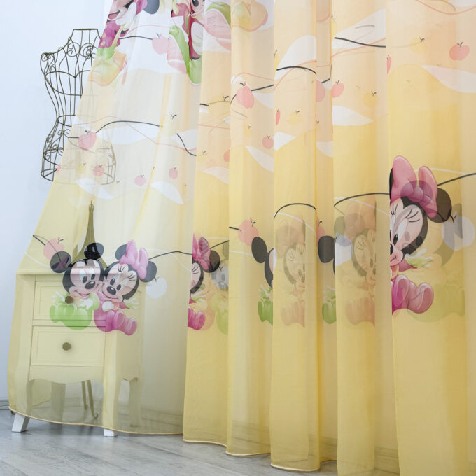 Perdea pentru copii din matase, Minnie si Mickey, 140cm latime x 260cm inaltime, cu rejansa pt bara 1 Perdea pentru copii din matase, Minnie si Mickey, 140cm latime x 260cm inaltime, cu rejansa pt bara