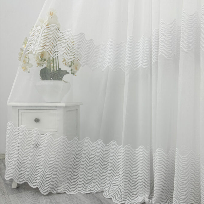 Perdea Waves din Tulle cu Broderie, Alb, 140cm latime x 260cm inaltime, cu rejansa pt bara 1 Perdea Waves din Tulle cu Broderie, Alb, 140cm latime x 260cm inaltime, cu rejansa pt bara