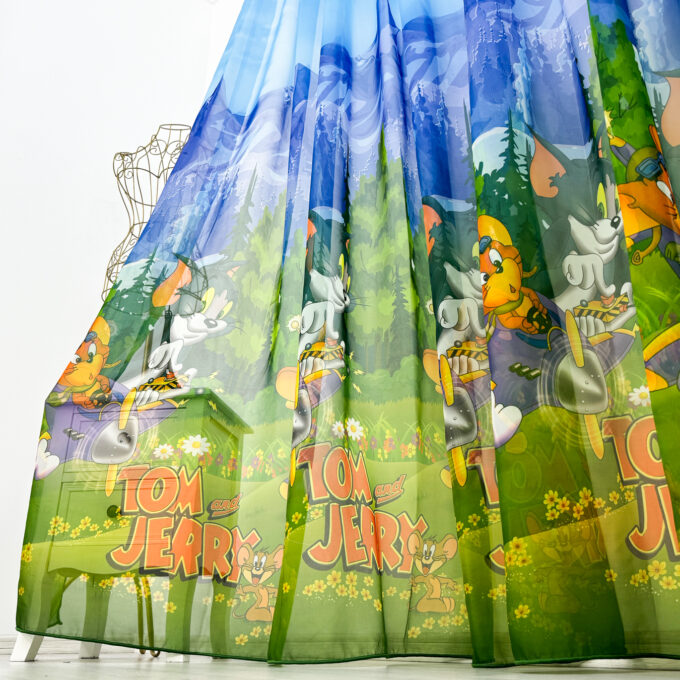 Perdea pentru copii din matase, Tom si Jerry, 140cm latime x 260cm inaltime, cu rejansa pt bara 1 Perdea pentru copii din matase, Tom si Jerry, 140cm latime x 260cm inaltime, cu rejansa pt bara
