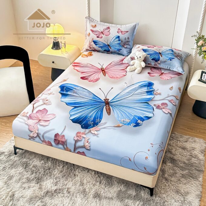 Cearsaf cu elastic, Bumbac FINET, Imprimeu 5D Identic cu Poza, 160x200cm, 2 fete de perne 50x70cm, Jojo Home, Bleu, Bej, Fluturi