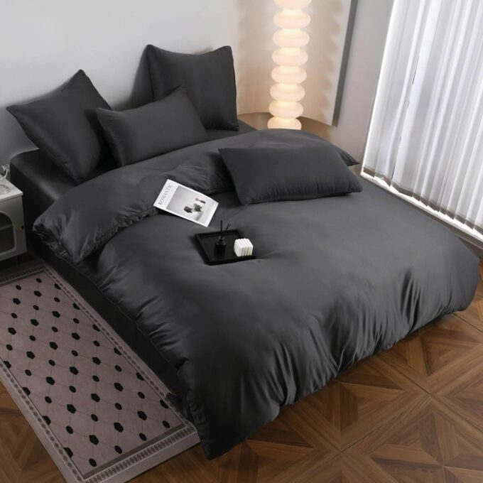 Lenjerie de pat dublu Luxury, tip Matase, 6 piese, gri inchis 1 Lenjerie de pat dublu Luxury, tip Matase, 6 piese, gri inchis
