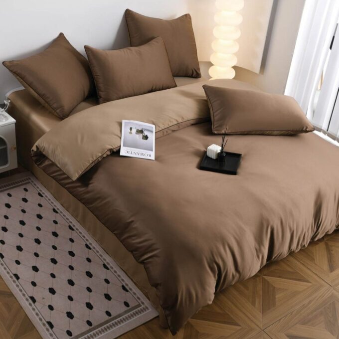 Lenjerie de pat dublu Luxury, tip Matase, 6 piese, maro 1 Lenjerie de pat dublu Luxury, tip Matase, 6 piese, maro
