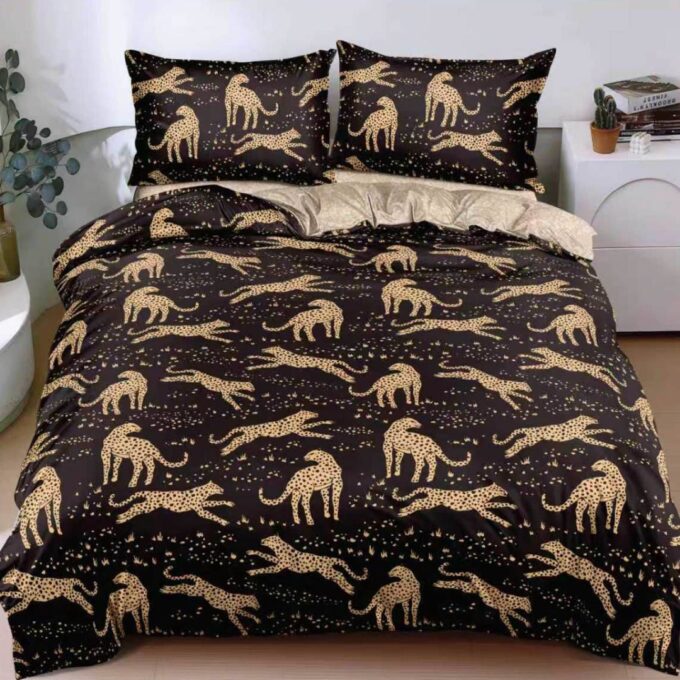Lenjerie pat dublu bumbac satinat - 3 Bucati 219 Lei - Negru leoparzi 1 Lenjerie pat dublu bumbac satinat - 3 Bucati 219 Lei - Negru leoparzi
