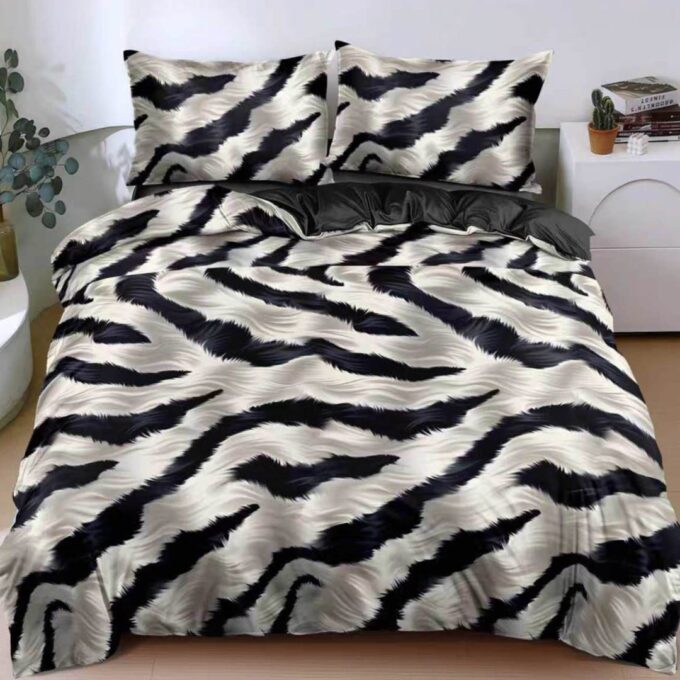 Lenjerie Pat Dublu Cu Elastic Bumbac Satinat - 3 Bucati 219 Lei - Gri Negru Animal Print 1 Lenjerie Pat Dublu Cu Elastic Bumbac Satinat - 3 Bucati 219 Lei - Gri Negru Animal Print