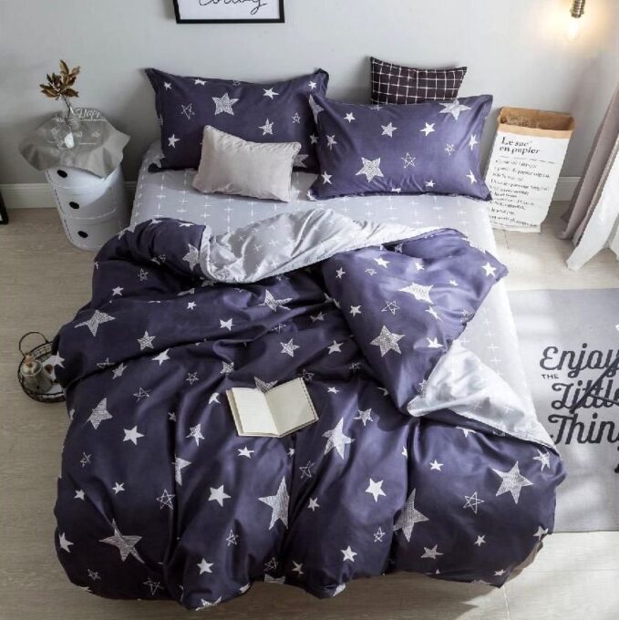 Lenjerie pat dublu, bumbac satinat, cearsaf clasic, 4 piese, Bleumarin, stelute 1 Lenjerie pat dublu, bumbac satinat, cearsaf clasic, 4 piese, Bleumarin, stelute