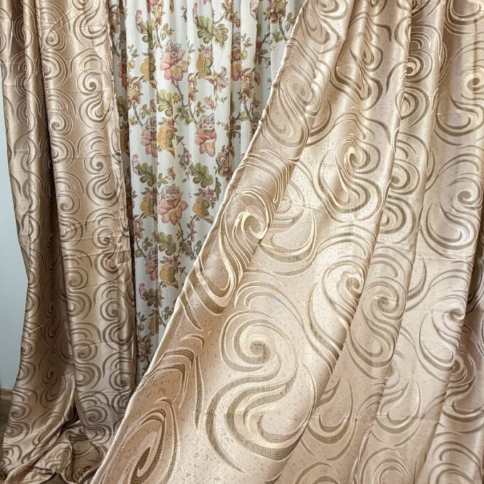Set 2 bucati de Draperie Jacquard, Spiral, 150cm latime x 270cm inaltime, cu rejansa pt sina, Bej