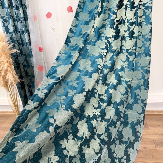 Set 2 bucati de Draperie Jacquard, Roses, 150cm latime x 270cm inaltime, cu rejansa pt sina, Turquoise