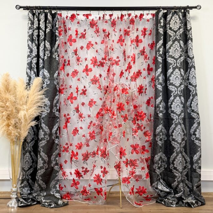 Set 2 Draperii Jacquard, Royal, 150cm latime x 270cm inaltime, Negru cu Gri + Perdea 400cm latime x 270cm inaltime, din Matase Imprimata, Red Flowers