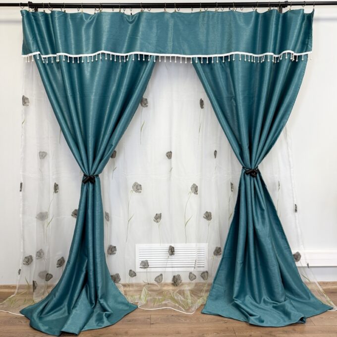Set 3 metri de 2 bucati de Draperie BlackOut, Pearls, 150cm latime x 270cm inaltime, Turquoise cu Sclipici + Perdea 400cm latime x 270cm inaltime, din Matase Imprimata, Maci Gri