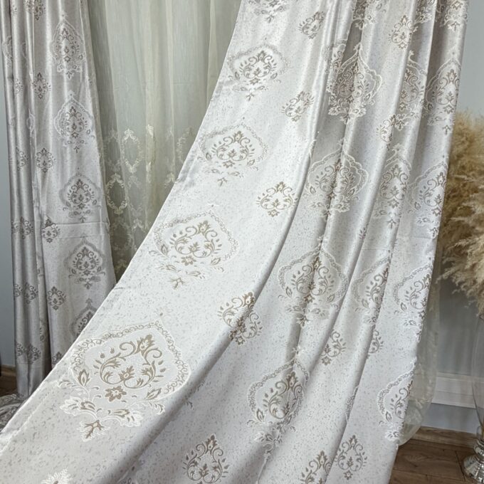 Set 2 bucati de Draperie Jacquard, Royal, 150cm latime x 270cm inaltime, cu rejansa pt sina, Gri deschis