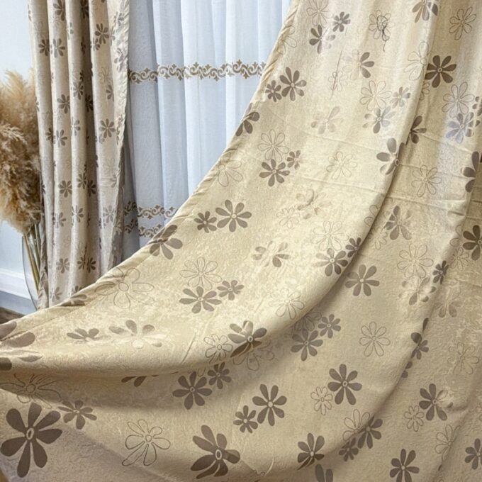 Set 2 bucati de Draperie Jacquard, Flori, 150cm latime x 270cm inaltime, cu rejansa pt sina, Bej