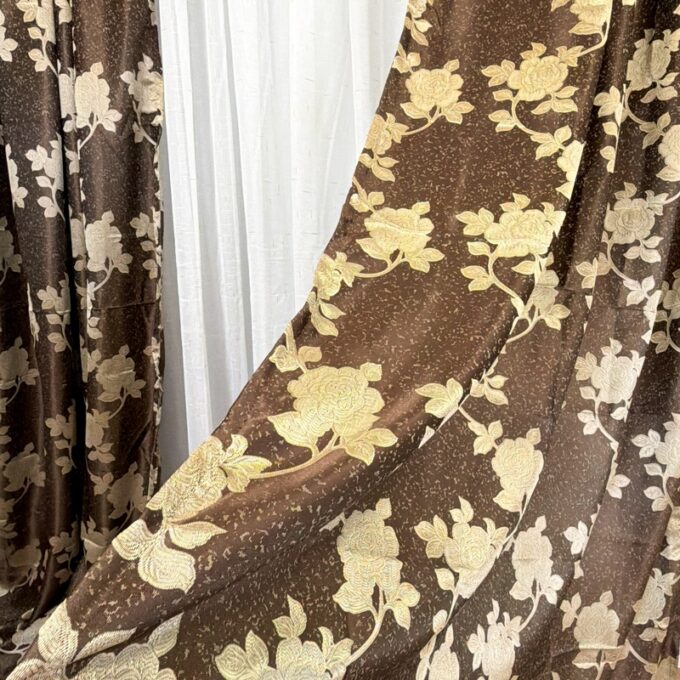 Set 2 bucati de Draperie Jacquard, Roses, 150cm latime x 270cm inaltime, cu rejansa pt sina, Maro